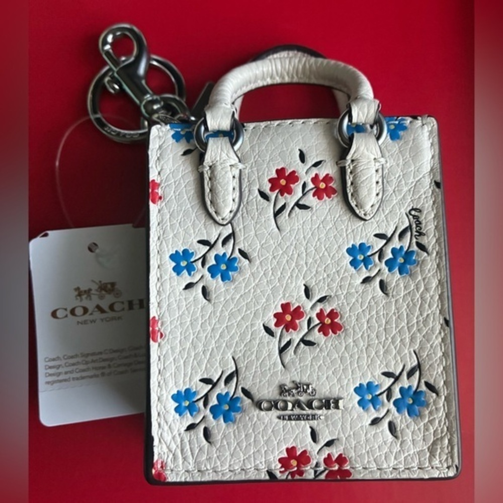 NEW COACH Key holder,Coach White Floral Key & Card Holder
